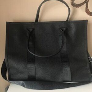 Gorgeous Tote by LaVie en Rose